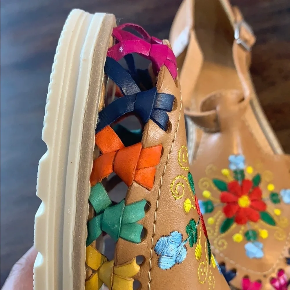 Mexican huaraches leather flowered